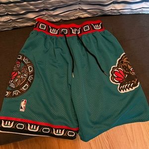 Vancuver Grizzlies shorts mens